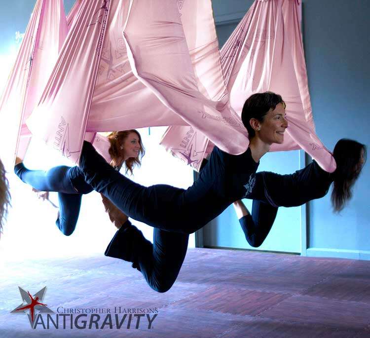 סדנת יוגה ערסלים  ANTIGRAVITY FITNESS