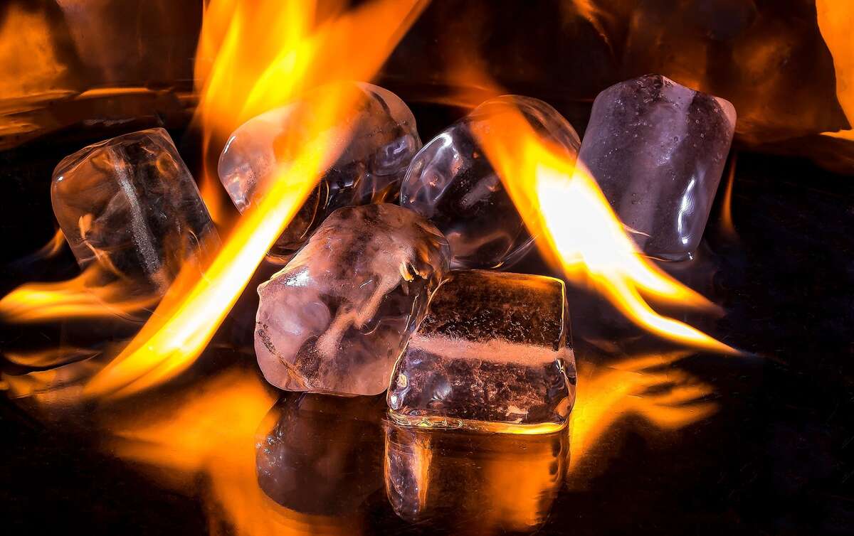 גוף משחרר מילים סדנת יוגה וכתיבה יוצרת